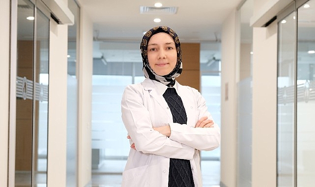 Üsküdar Üniversitesi Diş Hastanesi Periodontoloji Uzmanı Dr. Öğr. Üyesi Kübra