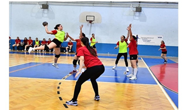 İzmir Büyükşehir Belediyesi Spor Kulübü, kentteki spor kültürünü geliştirmeye ve