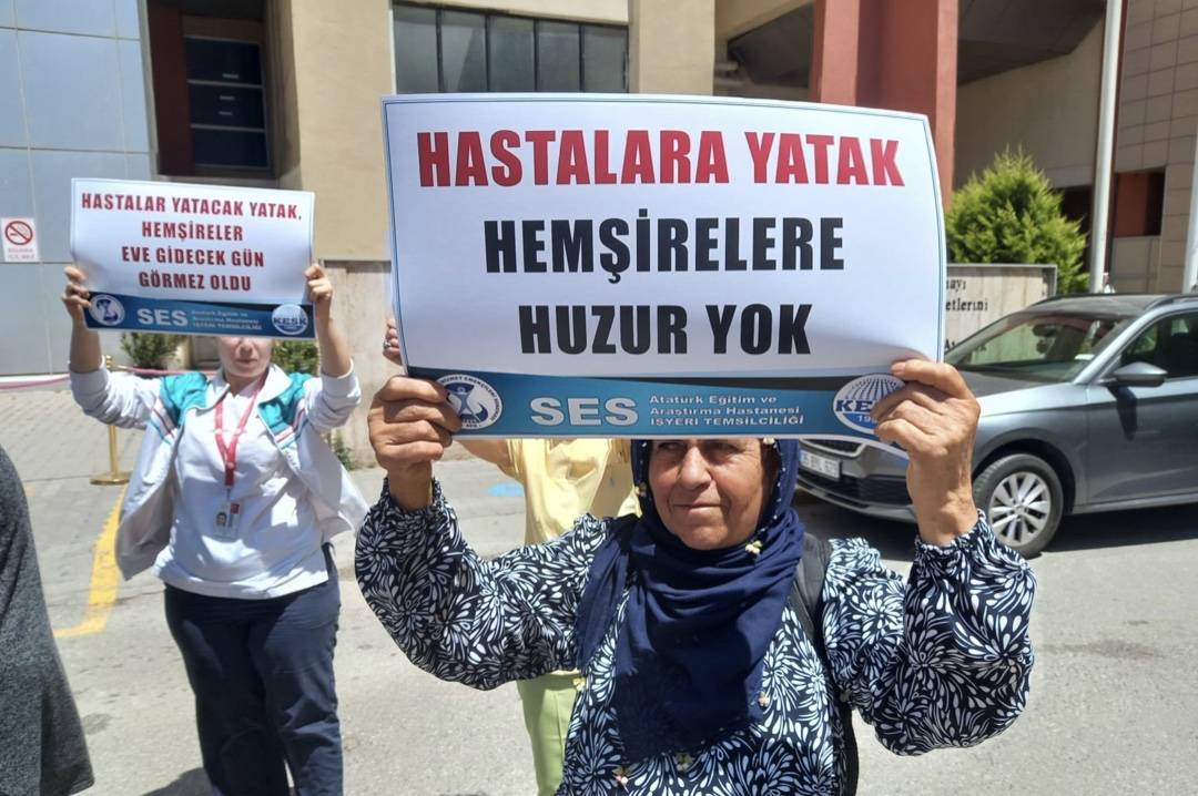 İzmir Sağlık Platformu, Ebe ve Hemşireler Haftası dolayısıyla yaptıkları basın