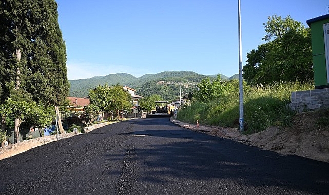 Kartepe Belediyesi Fen İşleri Müdürlüğü ekipleri, ilçe genelinde sürdürdüğü kapsamlı