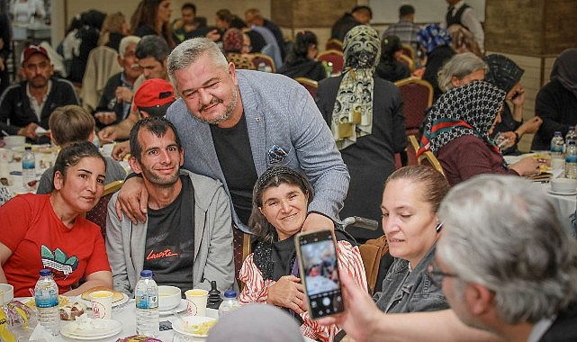 Keçiören Belediyesi Engelliler Haftası ve Anneler Günü’nü birlikte kutladı. Bu