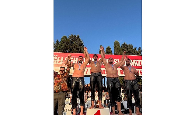 Kemer Belediye pehlivanı Kemal Berke Kaya, Manavgat’ta düzenlenen CW Enerji