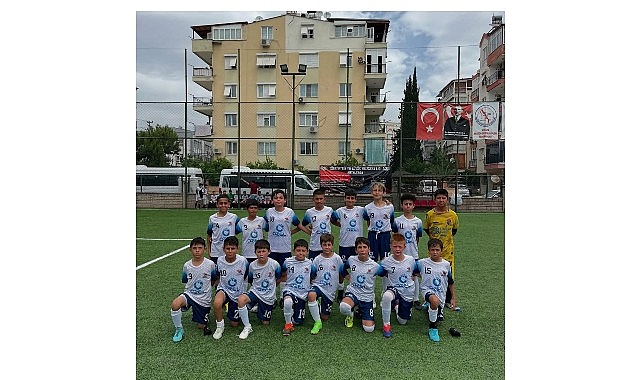 Kemer Belediye Başkanı Necati Topaloğlu öncülüğünde kurulan altyapı futbol takımlarından