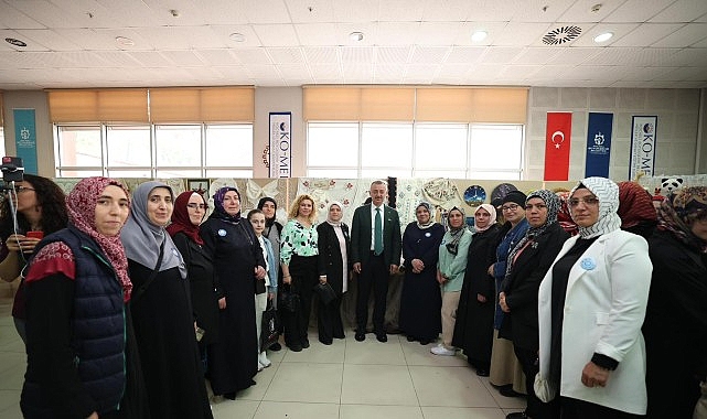 Kocaeli Büyükşehir Belediye Başkanı Doç.Dr.Tahir Büyükakın, KO-MEK’in 20. yıl ilçe