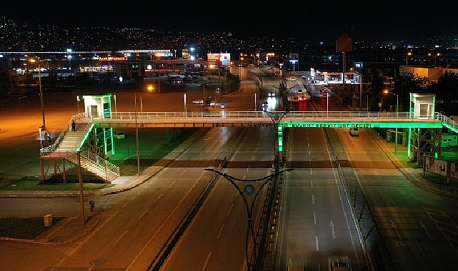 Dev Kocaelispor bayrağını Osmangazi Köprüsü’ne ve İstanbul Boğazı’na asarak Süper