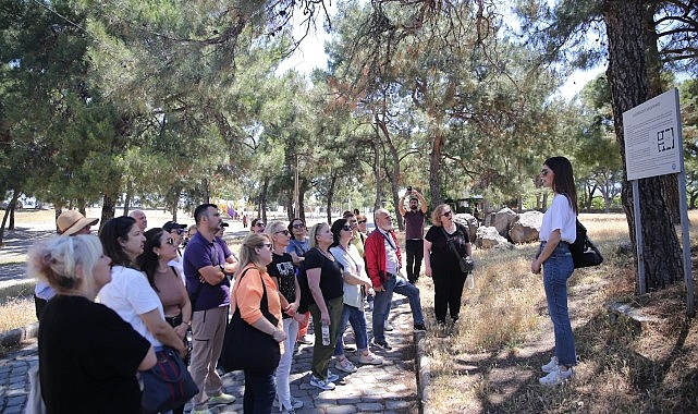 Konak Belediyesi’nin düzenlediği, kent tarihi ve kültürünü yerinde tanıtan Konak