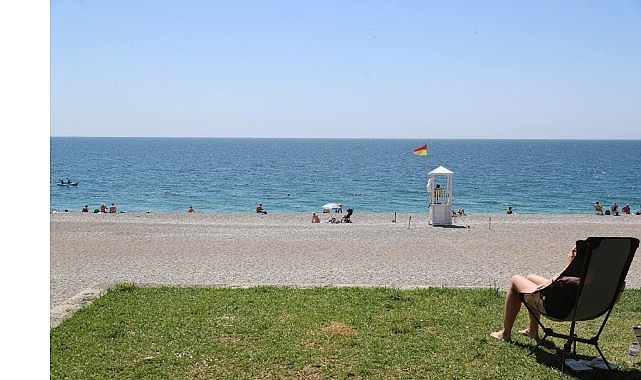 Antalya Büyükşehir Belediyesi, havaların ısınmasıyla birlikte yerli ve yabancı ziyaretçilerin