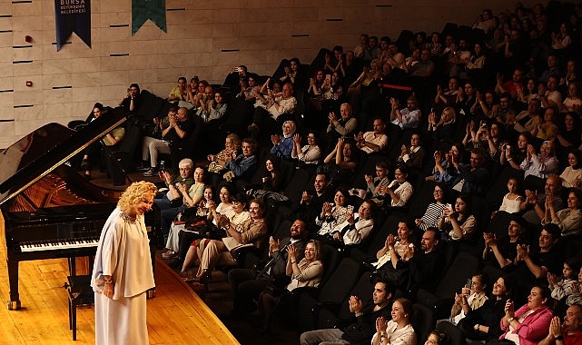 Başarılı performansıyla uzun yıllardır sanatseverlerin gönlünde taht kuran “Nilüfer Oda