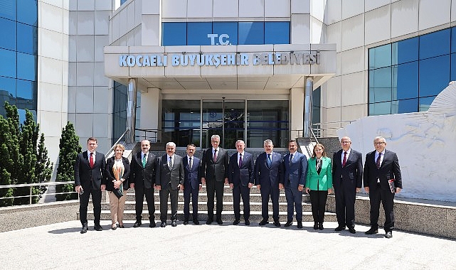 Sağlık Bakanı Prof. Dr. Kemal Memişoğlu, Kocaeli Büyükşehir Belediyesi Anne
