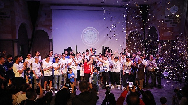 Türkiye Futbol Federasyonu TFF 3. Lige yükselme başarısı gösteren Suvermez