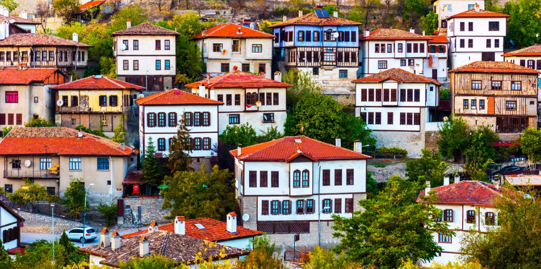 Türkiye, binlerce yıl öncesine dayanan tarihiyle ve dört mevsimi bir