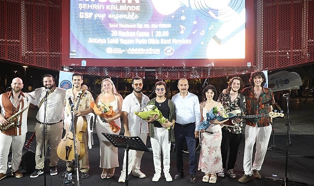 Antalya Büyükşehir Belediyesi’nin şehrin farklı noktalarında gerçekleştirdiği “Müzik Şehrin Kalbinde”