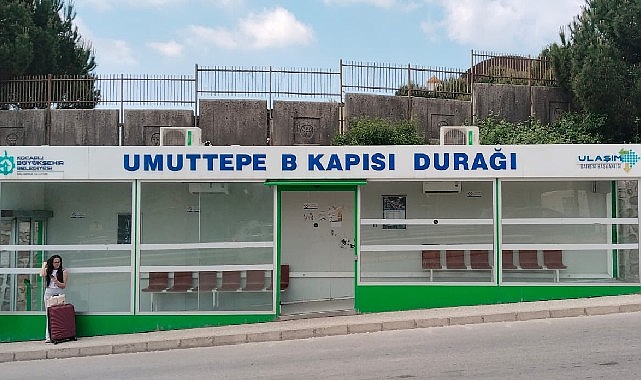 Büyükşehir ekipleri, kent genelindeki tüm duraklarda olduğu gibi Umuttepe B
