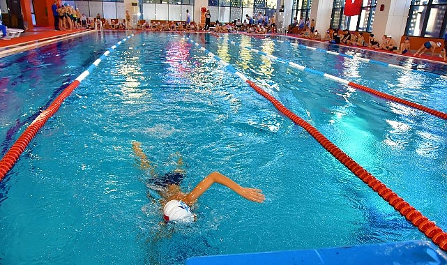 Aliağa Belediyesi, çocukların yaz tatilini hem verimli hem de sağlıklı