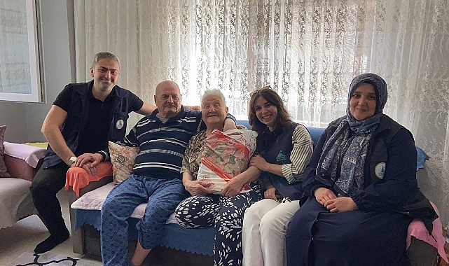 Kartepe Belediyesi’nin sosyal hizmet projelerinden biri olan Alo Evlat Sağlık