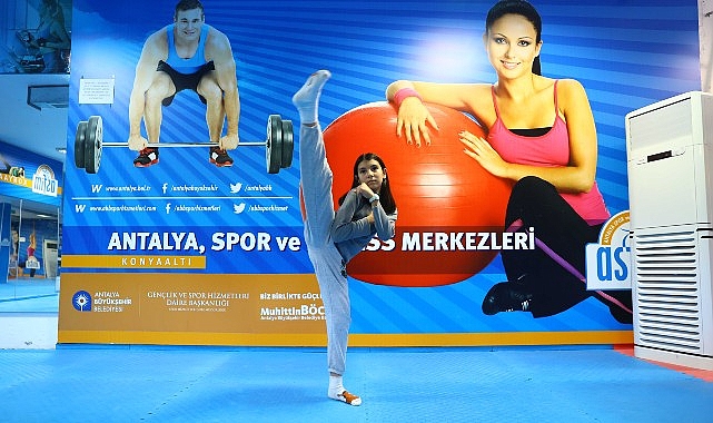 Antalya Büyükşehir Belediyesi, kadınların kendilerini korumak, güvende hissetmek ve özgüvenlerini