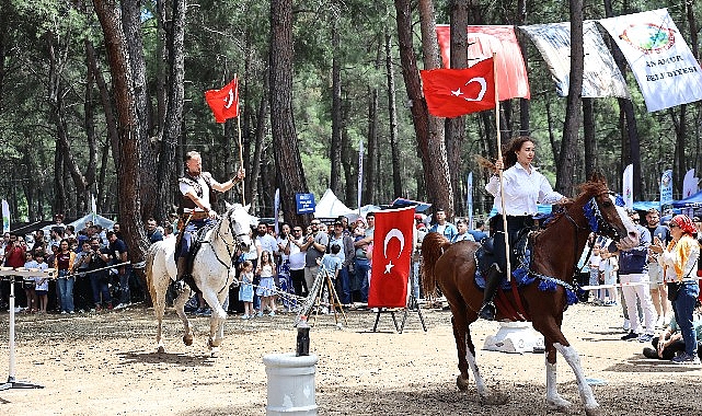 Antalya Büyükşehir Belediyesi’nin düzenlediği 4’üncü Uluslararası Antalya Yörük Türkmen Festivali