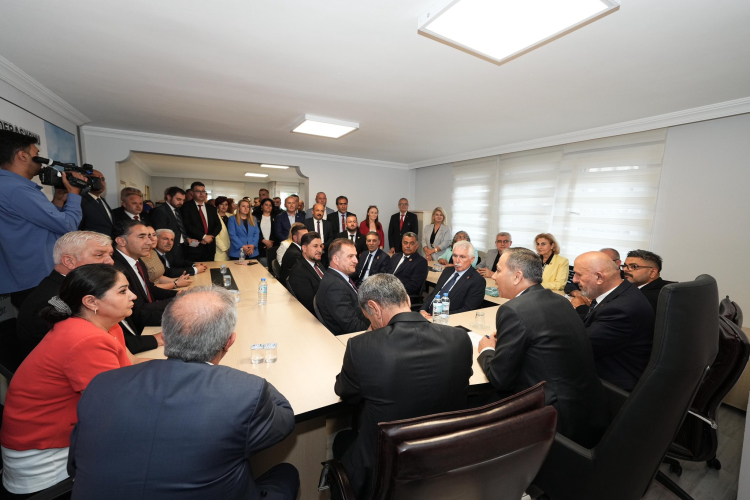 bakan-yerlikayadan-muhtarlara-destek-vurgusu