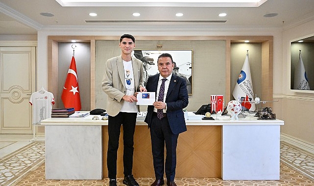 Kemer Belediyesi Gençlik Meclisi Başkanı Mehmet Yalın Erdal, Antalya Büyükşehir