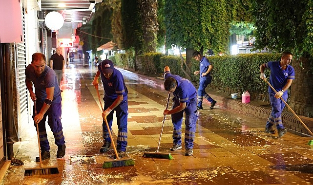 Aydın Büyükşehir Belediyesi, 24 saat esaslı yürüttüğü çalışmalarına devam ediyor.