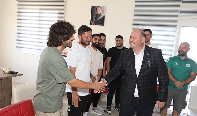 Menderes Belediye Başkanı İlkay Çiçek, bayramlaşma programları ile belediye personeli,