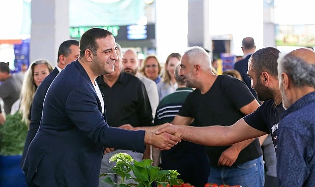 Narlıdere Belediye Başkanı Erman Uzun, Kurban Bayramı öncesinde Çamtepe Mahallesi’nde