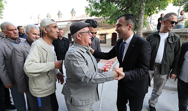 Karaman Belediye Başkanı Savaş Kalaycı, valilik tarafından düzenlenen bayramlaşma programına