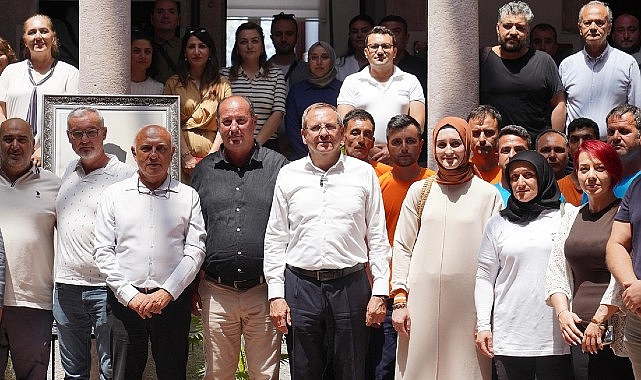 Ayvalık Belediye Başkanı Mesut Ergin, Kurban Bayramı’nda çalışanlarıyla bir araya