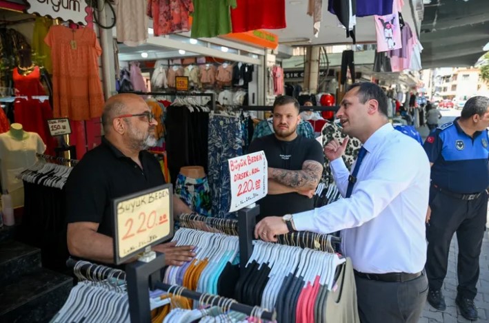 Bornova Belediye Başkanı Ömer Eşki, ilçenin en işlek bölgelerinden biri