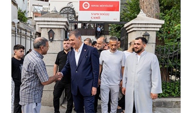 İzmir Büyükşehir Belediye Başkanı Dr. Cemil Tugay, Kurban Bayramı namazını