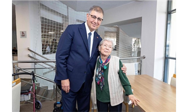 İzmir Büyükşehir Belediye Başkanı Dr. Cemil Tugay, İzmir Büyükşehir Belediyesi’ne