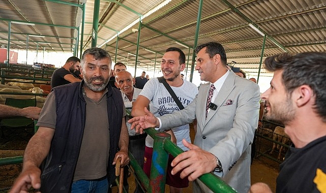 Manisa Büyükşehir Belediye Başkanı Ferdi Zeyrek, Kurban Bayramı arifesinde Canlı