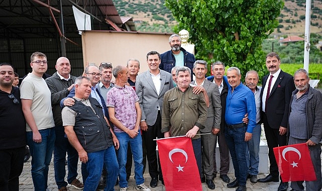Manisa Büyükşehir Belediye Başkanı Ferdi Zeyrek, Alaşehir’in Girelli Mahallesi’nde vatandaşlarla