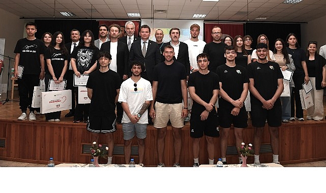 Osmangazi Belediyesi’nin ilçedeki basketbol sahalarını güzelleştirmek adına Zeki Müren Güzel