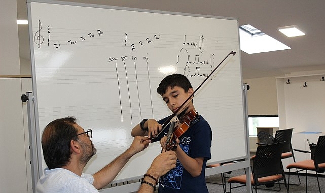 Zeytinburnu Belediyesi Bilgi Evleri’nde ‘Yaz Etkinlikleri’ için kayıtlar başlıyor. 9