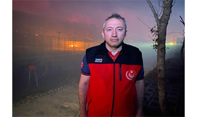 İzmir'de akşam saatlerinde Aliağa'da çıkan ve ormanlık alana sıçrayan yangın
