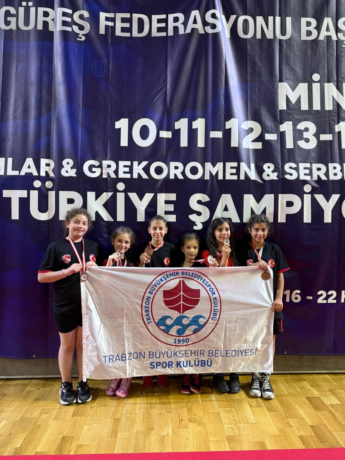 Trabzon Büyükşehir Belediyespor Kulübü’nün U10-U14 yaş gruplarındaki sporcuları, 15-23 Haziran