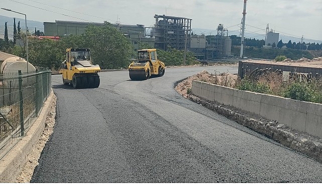 Büyükşehir Belediyesi, İzmit Alikahya Mahallesi’nde bulunan İzaydaş tesisinin iç yollarında