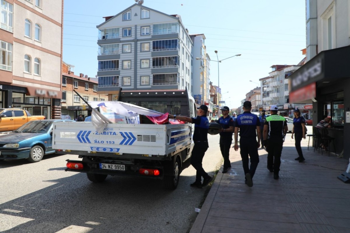 Büyükşehir Belediyesi Zabıta Daire Başkanlığı’na bağlı ekipler, Altınordu ilçesi Akyazı