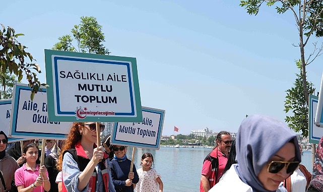 Büyükşehir Belediyesi’nin Darıca Balyanoz Koyu’nda gerçekleştirdiği “Sağlıklı Yaşam Yürüyüşü” etkinliğine