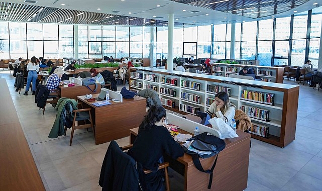 Kocaeli’nde bilgiye açılan kapılar, Büyükşehir Belediyesi’nin kentin farklı noktalarına inşa
