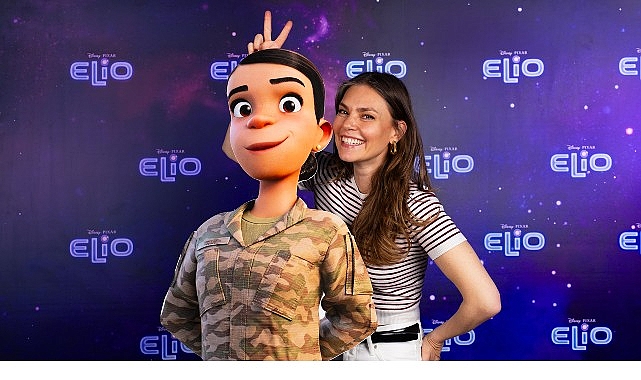 Türkiye'nin sevilen oyuncularından Aslı Enver, ilk film seslendirme deneyimini Disney