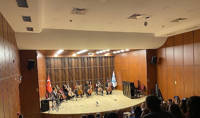 Ege Üniversitesi Devlet Türk Musikisi Konservatuvarında genç yetenekler sahne almaya devam