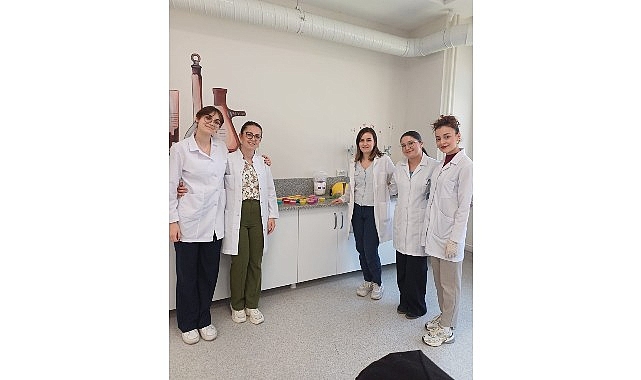 Ege Üniversitesi Sağlık Bilimleri Fakültesi, "Beslenme İlkeleri" dersi kapsamında önemli