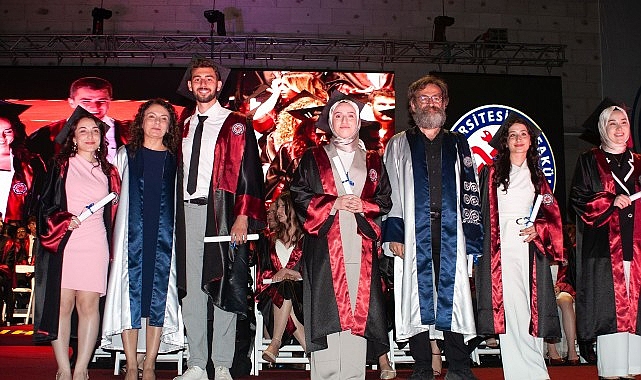 Ege Üniversitesi Tıp Fakültesinde 65’inci dönem mezuniyet töreni gerçekleştirildi. Törende
