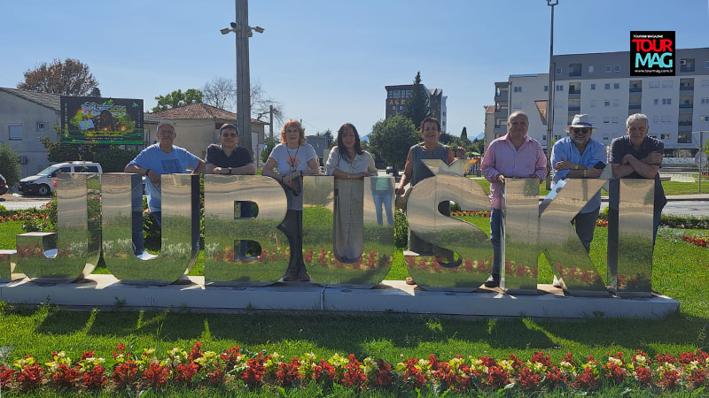 Lubuşka’ya verilmesi kararlaştırılan Altın Elma Ödülü önceki gün düzenlelen bir