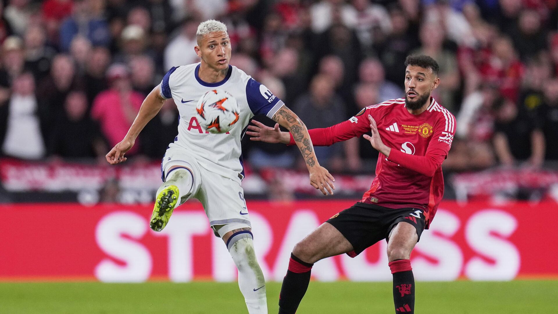 Süper Lig şampiyonu Galatasaray, forvet hattını güçlendirmek için gözünü Tottenham'ın