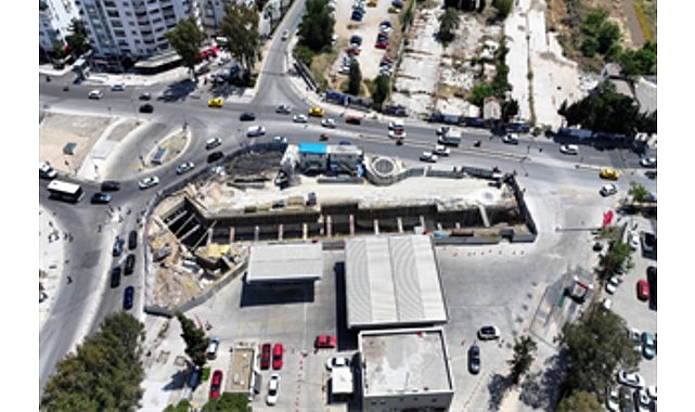 İzmir Büyükşehir Belediyesi, araç ve yaya trafiğinin yoğun olduğu İzmir