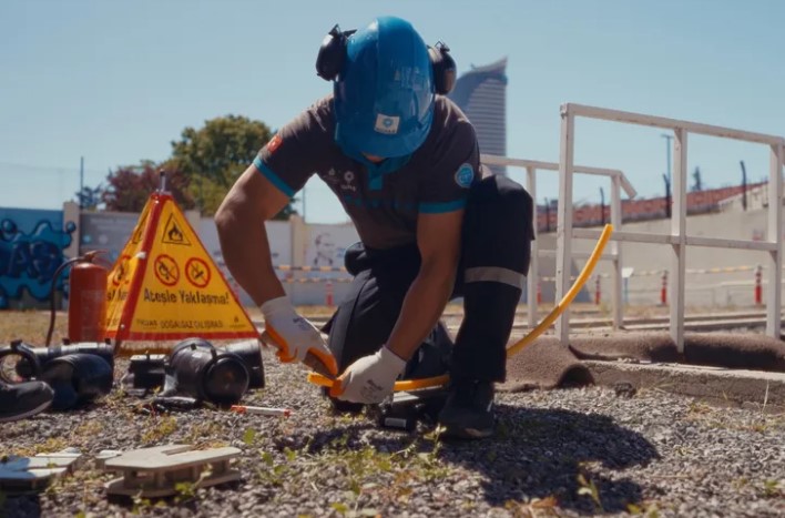 İGDAŞ, 2023 yılında başlattığı Altın Bilezik Eğitim ve İstihdam Programı