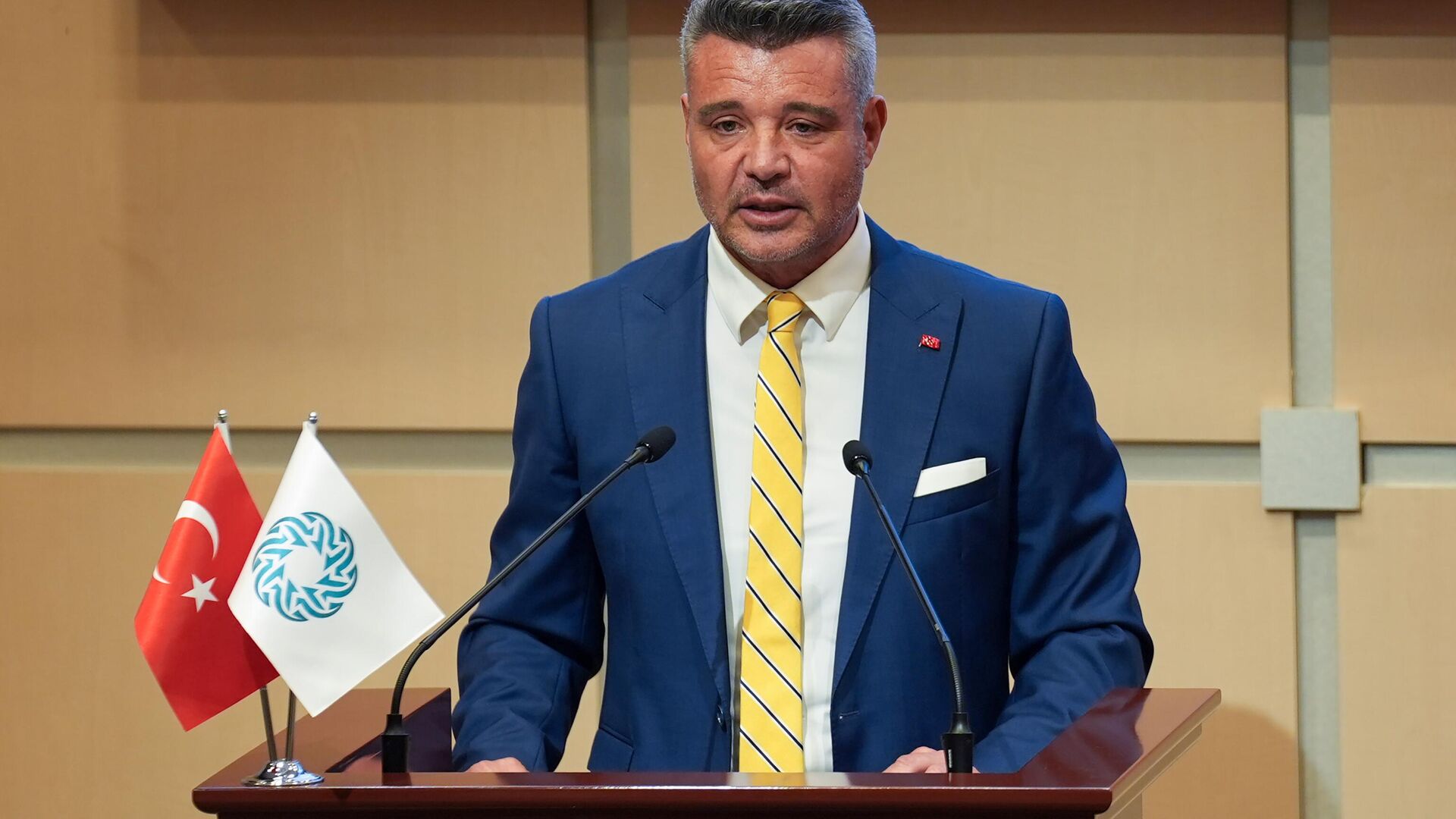 İş insanı Sadettin Saran, Fenerbahçe Kulübünün başkanlığına aday olduğunu açıkladı